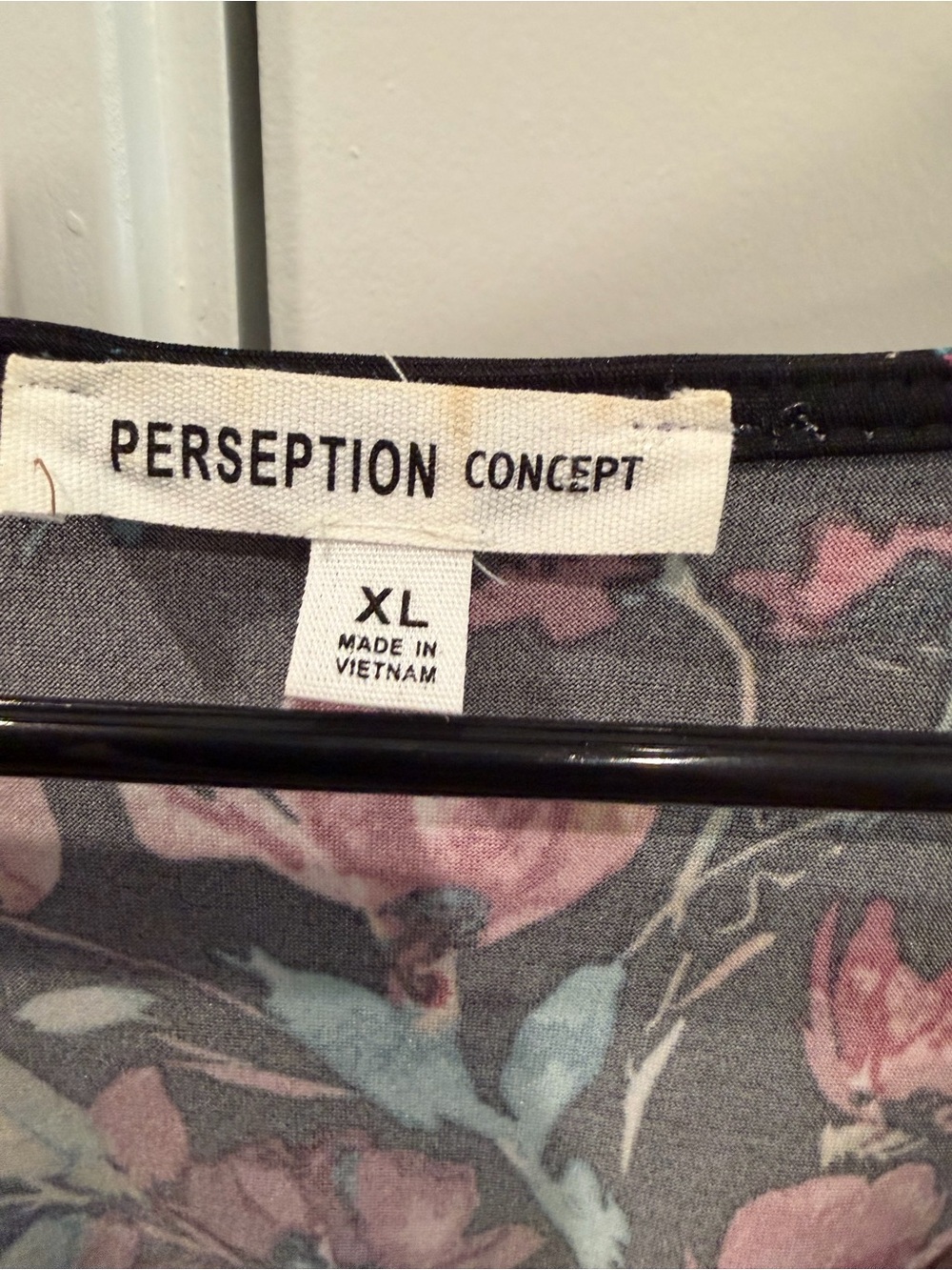 PerSeption Concept Black Floral V-Neck Long Sleeve Top - Picture 2 of 3
